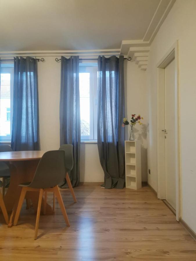 Beautiful, Spacious And Cheap Apartment Виена Екстериор снимка