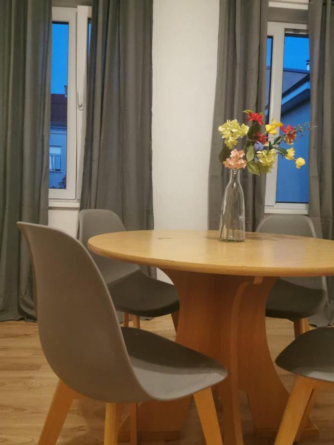 Beautiful, Spacious And Cheap Apartment Виена Екстериор снимка